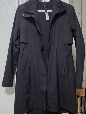 Lululemon Rain Rebel Waterproof Jacket In Black - Hooded Coat Size 6